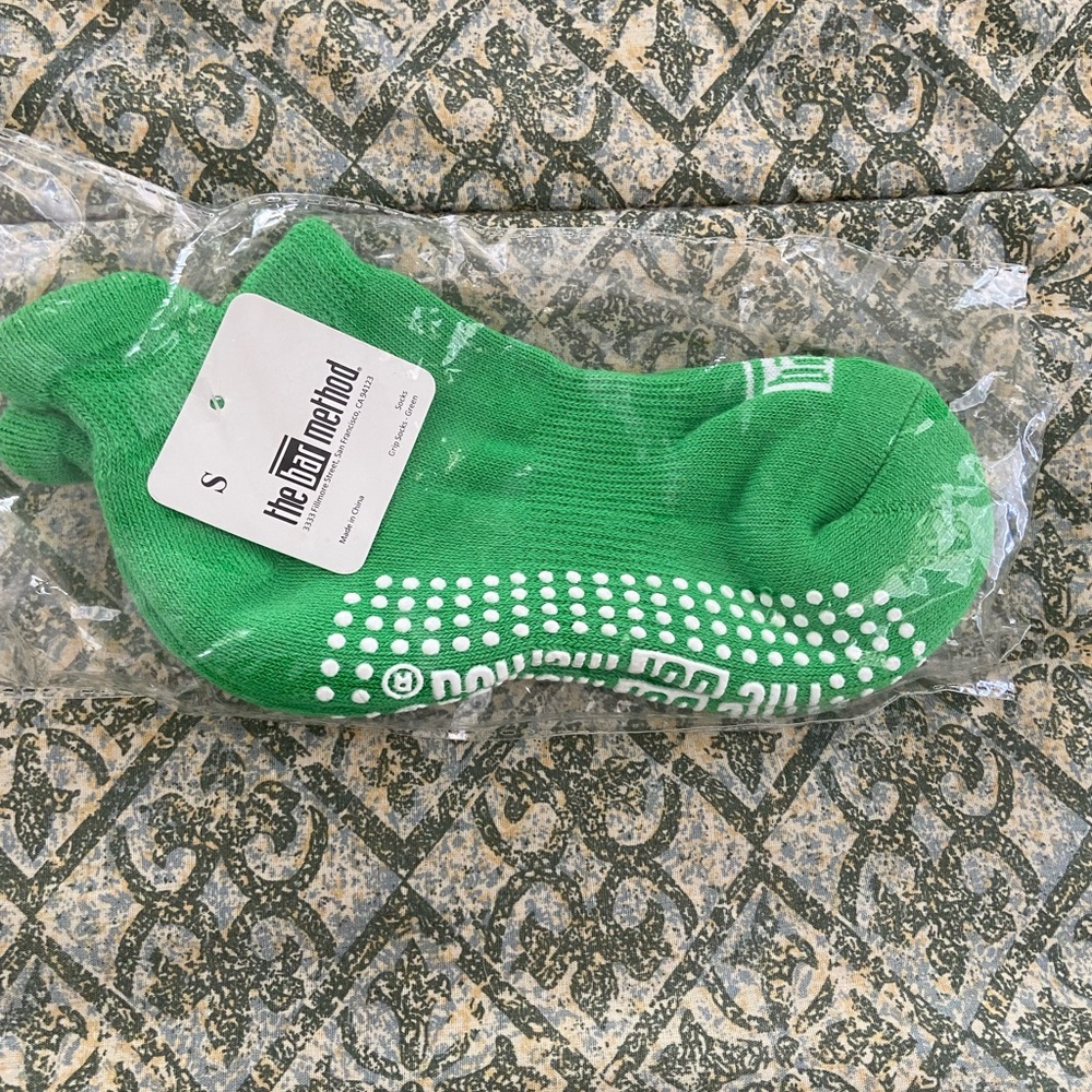 NWT Bar Method barre sock size S small kelly green